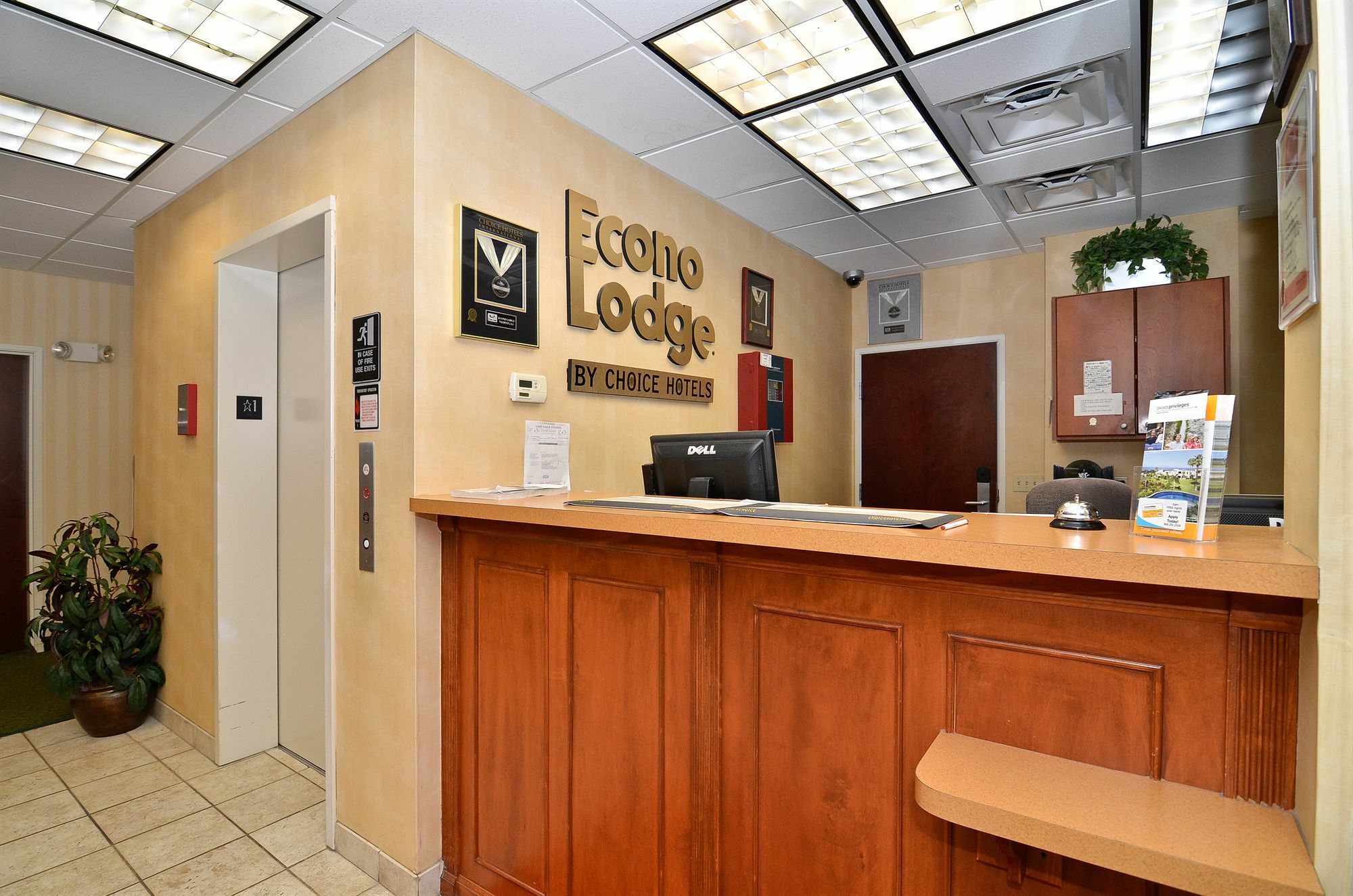 Econo Lodge Valdosta Exterior photo